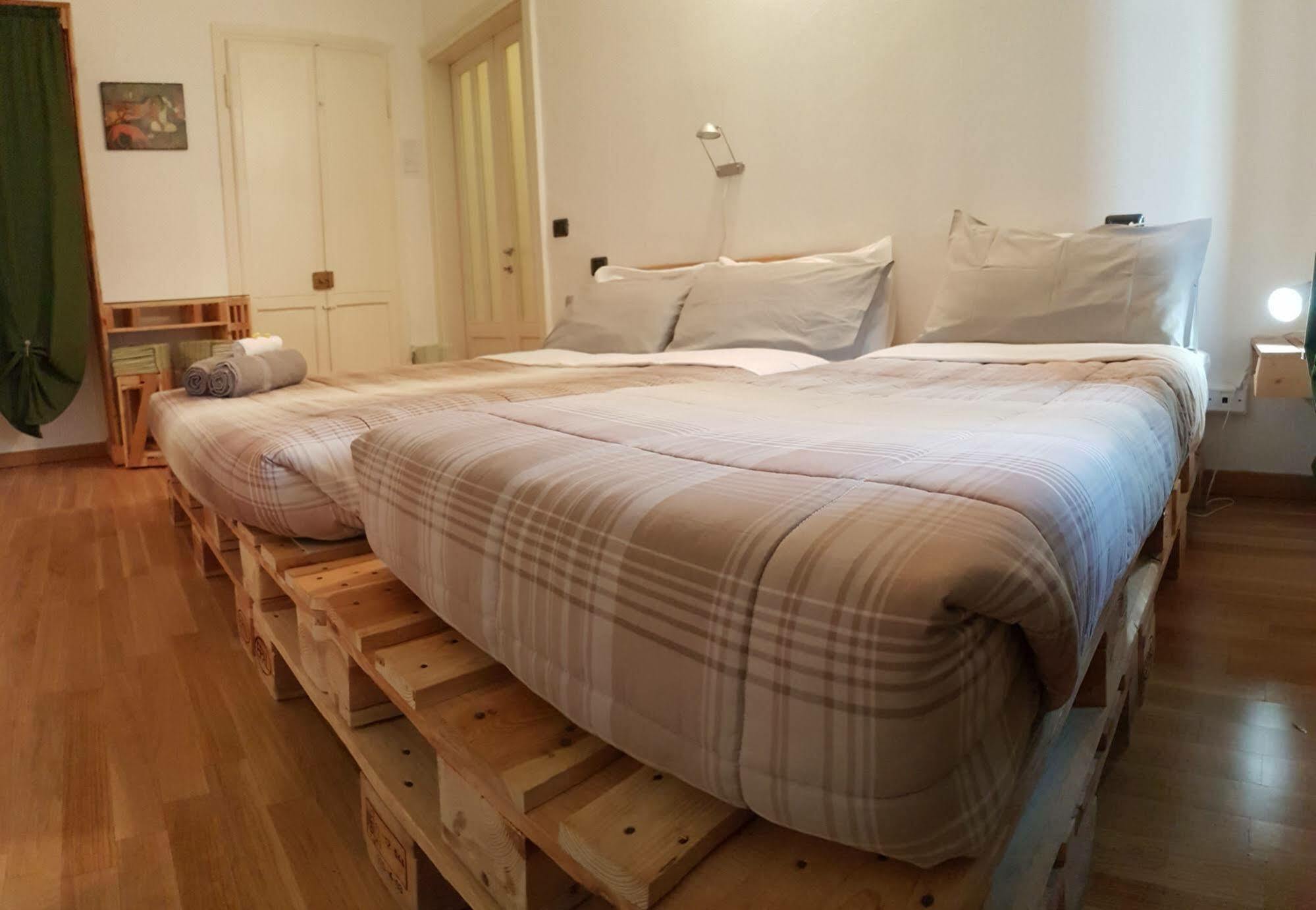 Uptown B'N'B Hotel Bergamo Bagian luar foto
