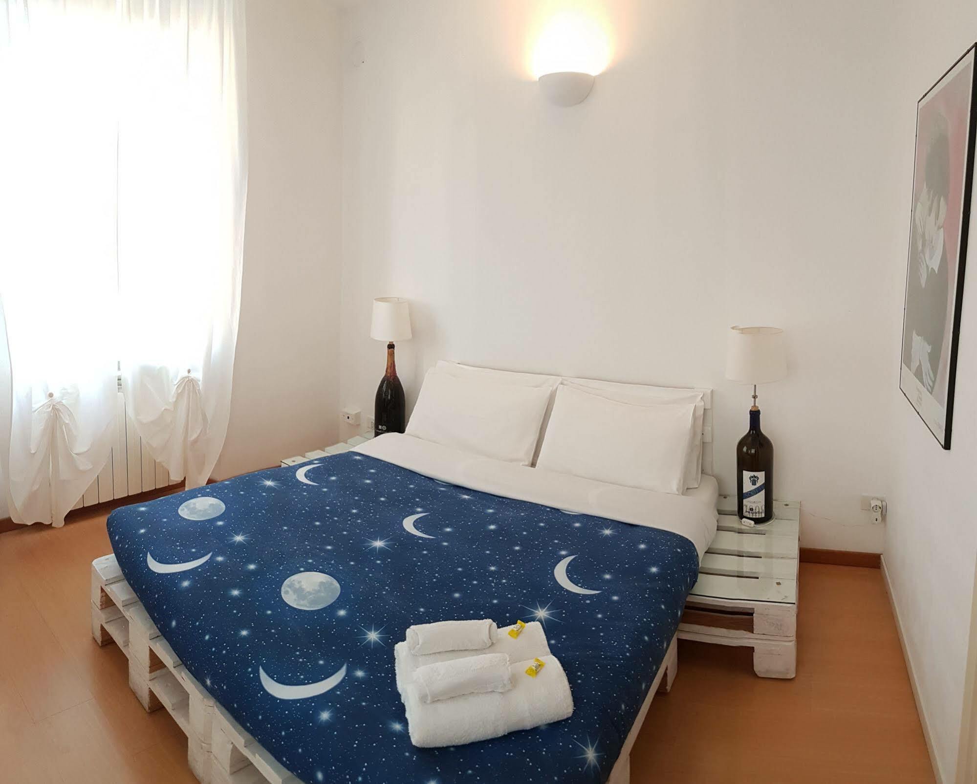 Uptown B'N'B Hotel Bergamo Bagian luar foto