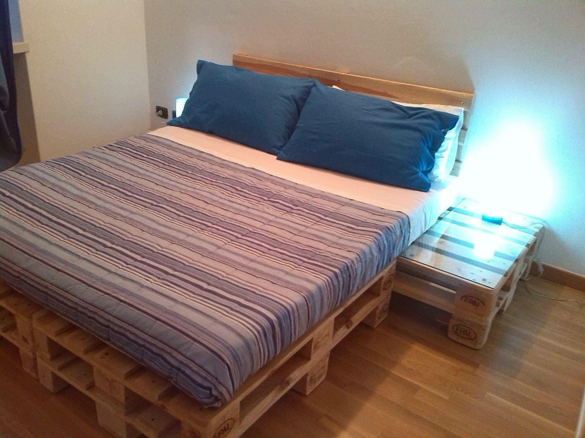 Uptown B'N'B Hotel Bergamo Bagian luar foto