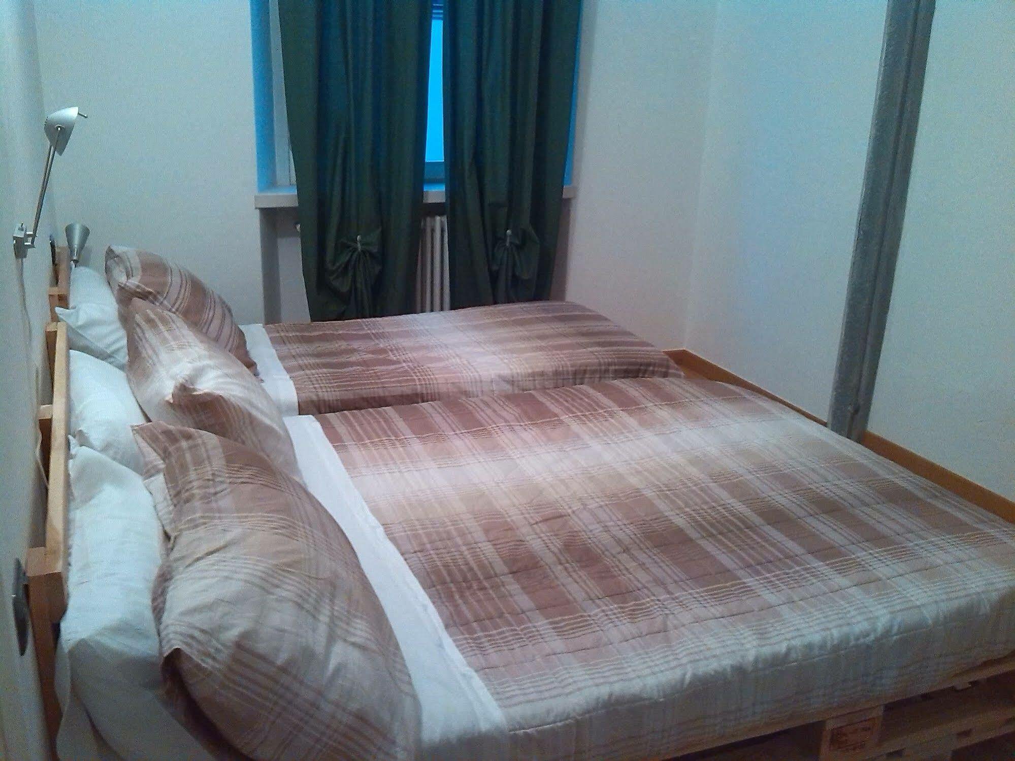 Uptown B'N'B Hotel Bergamo Bagian luar foto